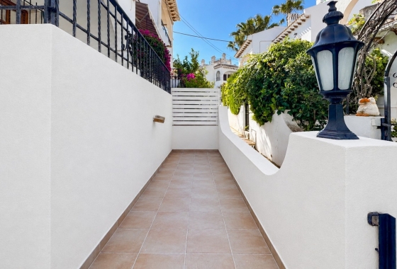 Resale - Bungalow - Torrevieja - Nueva Torrevieja - Aguas Nuevas