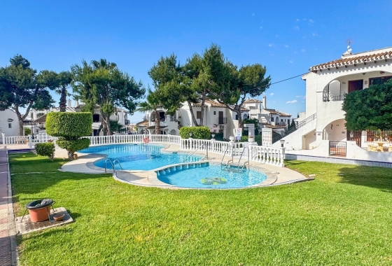 Resale - Bungalow - Torrevieja - Nueva Torrevieja - Aguas Nuevas