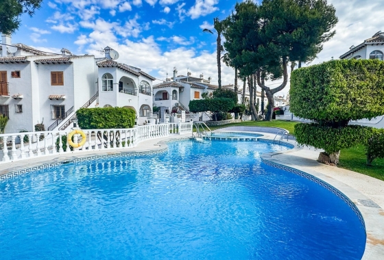 Resale - Bungalow - Torrevieja - Nueva Torrevieja - Aguas Nuevas