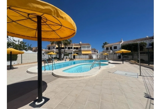 Rynek Wtórny - Bungalow - Torrevieja - Nueva Torrevieja - Aguas Nuevas