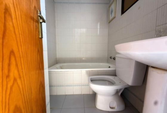 Reventa - Estudio - Torrevieja - La Siesta - El Salado -  Torreta