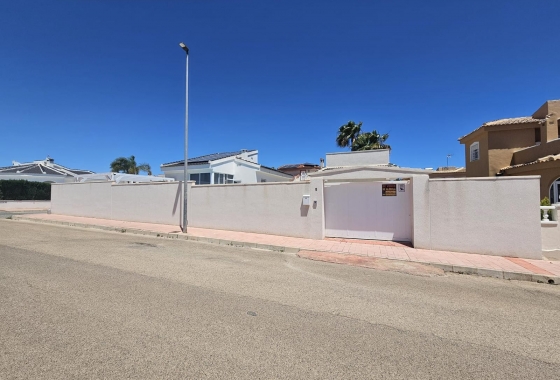 Resale - House - Guardamar del Segura