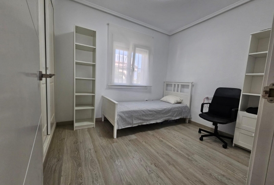 Resale - House - Guardamar del Segura