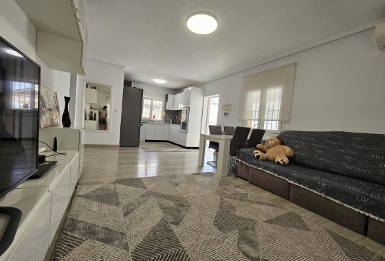 Resale - House - Guardamar del Segura