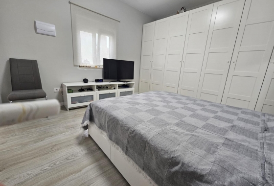 Resale - House - Guardamar del Segura