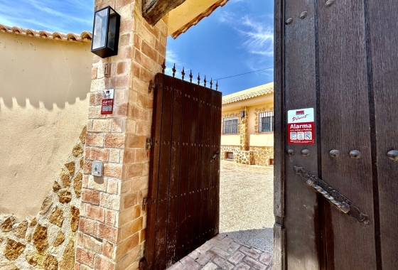 Resale - Villa - Orihuela Costa - La Zenia