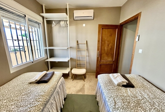 Resale - Villa - Orihuela Costa - La Zenia