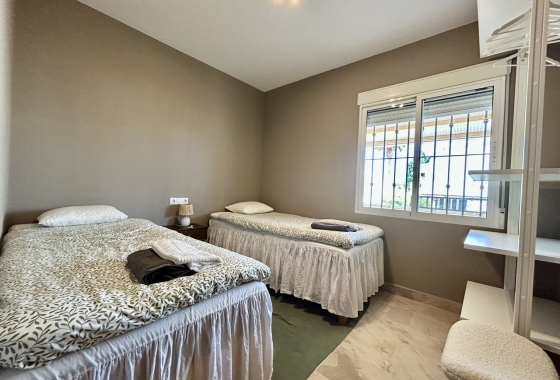 Resale - Villa - Orihuela Costa - La Zenia