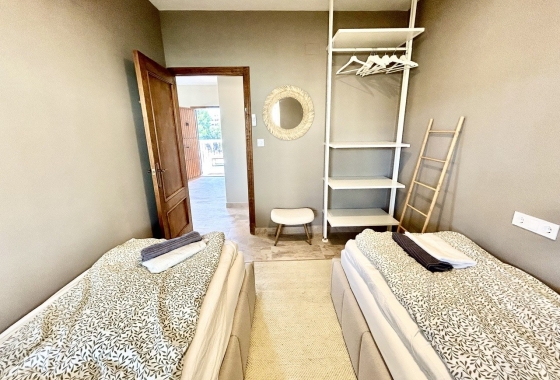 Resale - Villa - Orihuela Costa - La Zenia