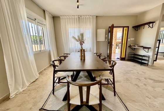 Resale - Villa - Orihuela Costa - La Zenia