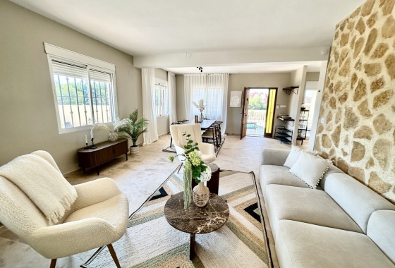 Resale - Villa - Orihuela Costa - La Zenia