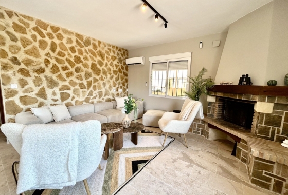 Resale - Villa - Orihuela Costa - La Zenia