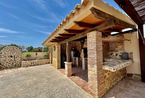 Resale - Villa - Orihuela Costa - La Zenia