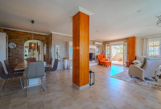 Reventa - Villa - Orihuela Costa - Los Dolses