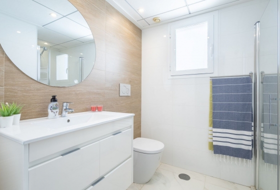 Resale - Apartment / flat - Torrevieja -  Urbanization