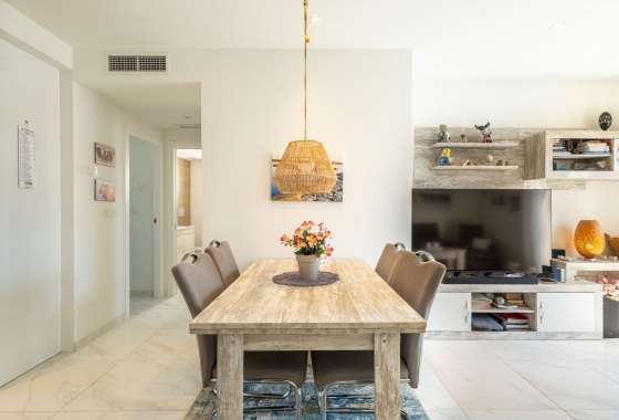 Resale - Apartment / flat - Torrevieja -  Urbanization