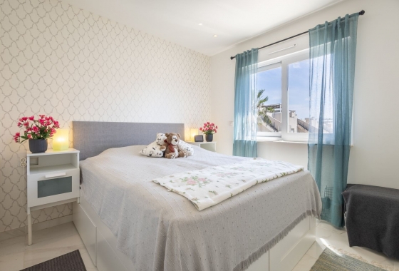 Resale - Apartment / flat - Torrevieja -  Urbanization