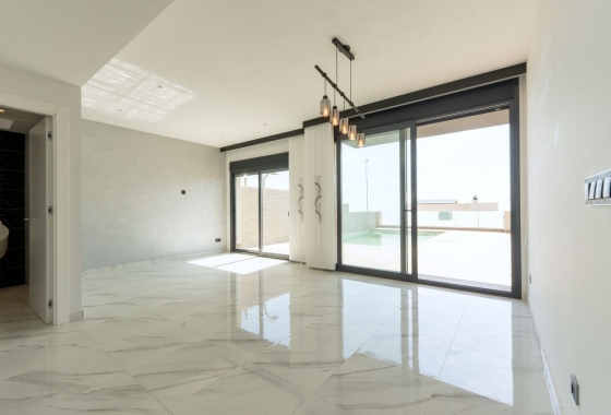 Resale - Villa - San Miguel de Salinas