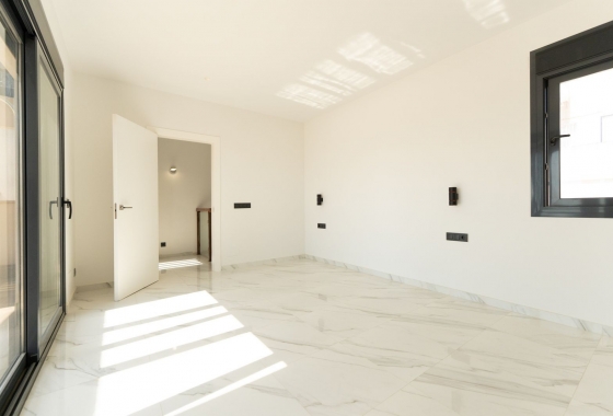 Resale - Villa - San Miguel de Salinas