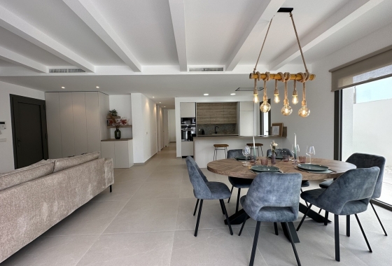 Resale - Villa - Daya Nueva