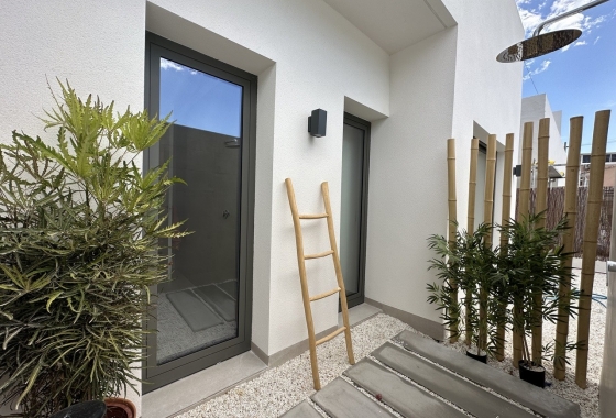 Resale - Villa - Daya Nueva