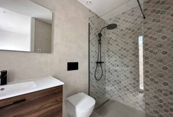 Resale - Villa - Daya Nueva