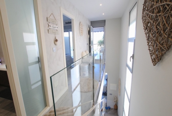 Resale - Villa - Daya Nueva