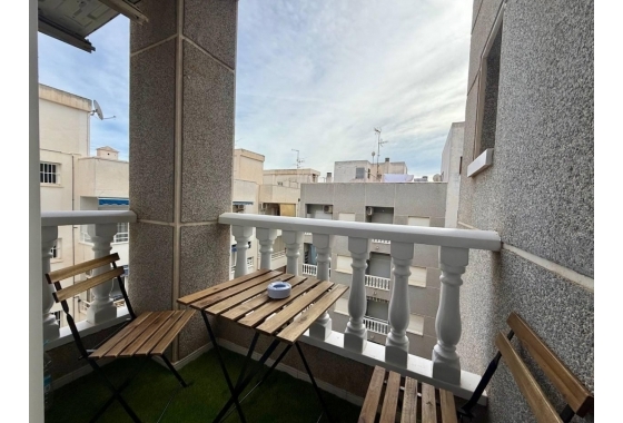 Resale - Apartment / flat - Torrevieja - Playa de los Locos