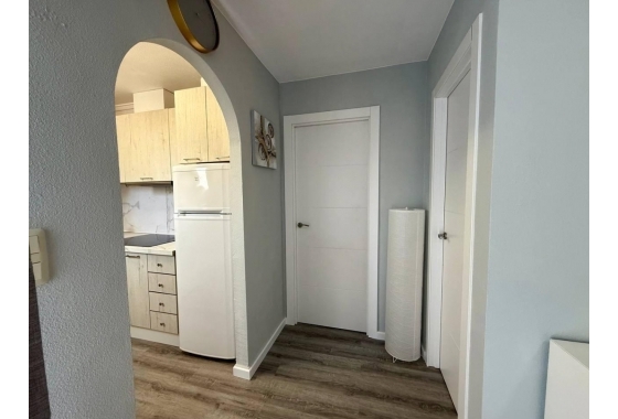 Resale - Apartment / flat - Torrevieja - Playa de los Locos