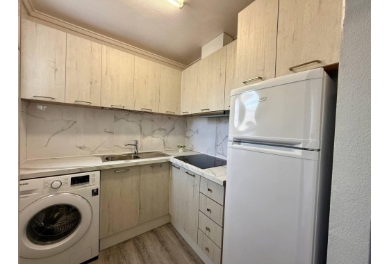 Resale - Apartment / flat - Torrevieja - Playa de los Locos