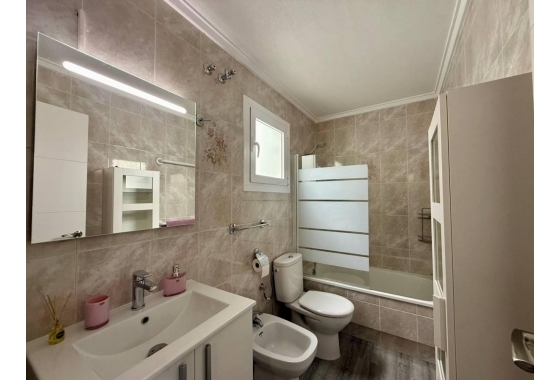 Resale - Apartment / flat - Torrevieja - Playa de los Locos