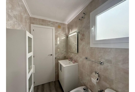 Resale - Apartment / flat - Torrevieja - Playa de los Locos