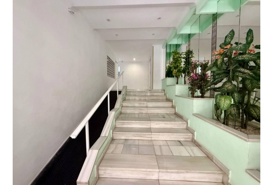 Resale - Apartment / flat - Torrevieja - Playa de los Locos