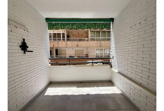 Resale - Apartment / flat - Torrevieja - Torrevieja - Playa de los Locos