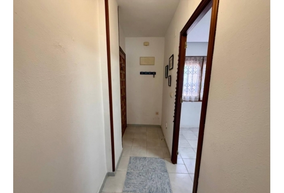 Resale - Apartment / flat - Torrevieja - Torrevieja - Playa de los Locos