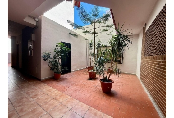 Resale - Apartment / flat - Torrevieja - Torrevieja - Playa de los Locos