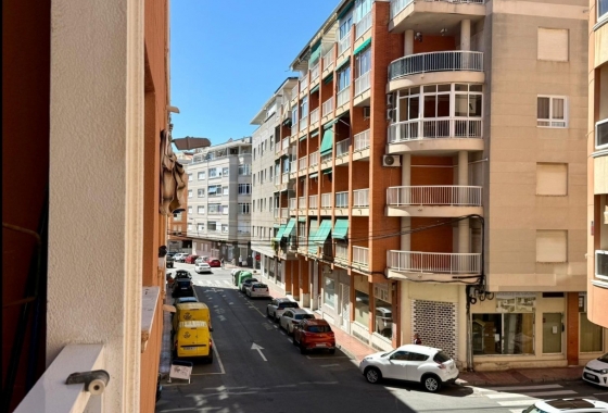 Resale - Apartment / flat - Torrevieja - Playa del Cura