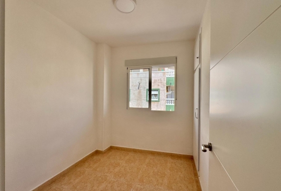 Resale - Apartment / flat - Torrevieja - Torrevieja - Playa del Cura