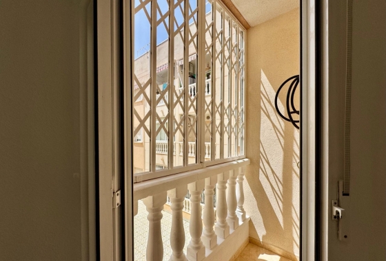 Resale - Apartment / flat - Torrevieja - Torrevieja - Playa del Cura