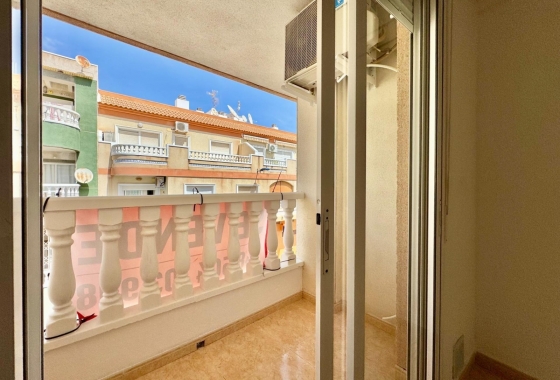 Resale - Apartment / flat - Torrevieja - Torrevieja - Playa del Cura