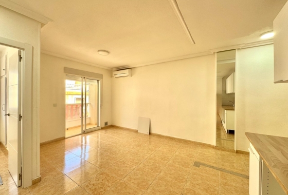 Resale - Apartment / flat - Torrevieja - Torrevieja - Playa del Cura