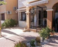 Resale - Bungalow - Torrevieja -  Urbanization